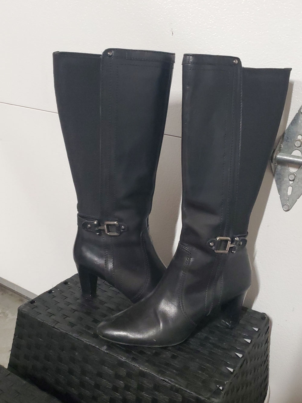 Sleek Black Mid-Calf Heeled Boots with Buckle Accent